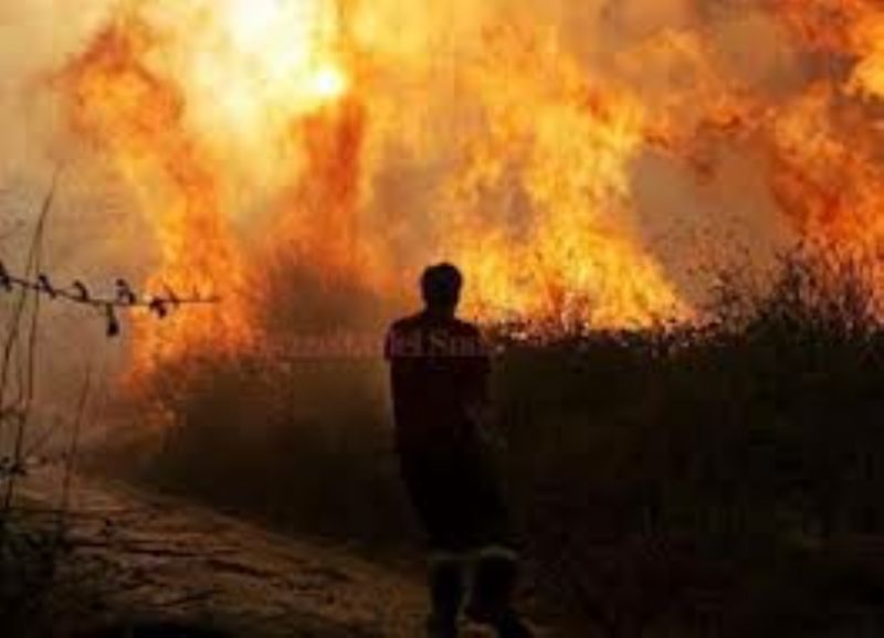 Meteo Sicilia, è già emergenza per il gran caldo: iniziati i 3 giorni di fuoco, incendi devastanti in tutte le province