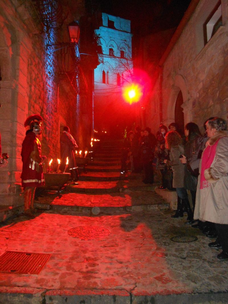 GANGI; AL VIA SUONI E VOCI DI NATALE IN UNO DEI BORGHI PI BELLI DITALIA E LA IV EDIZIONE DA NAZARETH A BETLEMME