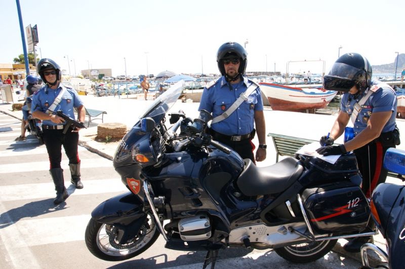 Notte di controlli della circolazione stradale, i carabinieri denunciano 15 persone.