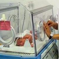 Partorisce bimba e l'abbandona