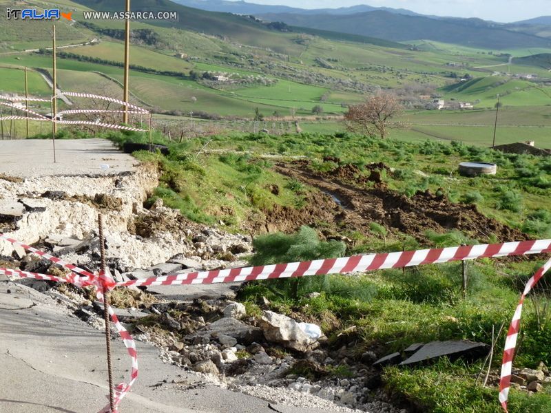LE FRANE METTONO KO LE MADONIE. NUOVO DISSESTO SULLA SP7 TRA ALIA E MONTEMAGGIORE