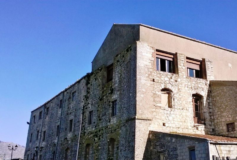 PETRALIA SOPRANA. SARA RISTRUTTURATO IL PALAZZO MUNICIPALE
