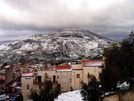 Alia, vigilia di Natale con la neve