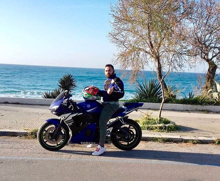 Incidente mortale, a Cerda lutto cittadino per il giovane motociclista che ha perso la vita stanotte.
LA TRAGEDIA NEI PRESSI DELLA STAZIONE, I FUNERALI  25 LUGLIO ORE 15 NELLA CHIESA MADRE