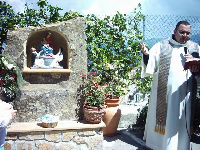 San Mauro Castelverde:Collocata in Via Garibaldi una statua della Madonna del Rosario
