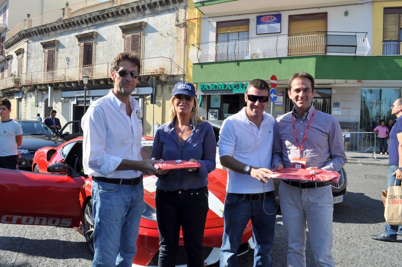 SAN GIOVANNI LA PUNTA (CT) - Passaggio gara automobilistica Targa Florio e consegna doni al sottosegretario allo Sviluppo economico Catia Polidori.
