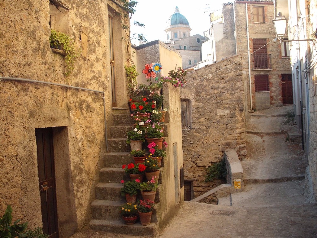 GANGI (PA) : BORGO IN FIORE GRAZIE A TRE INIZIATIVE