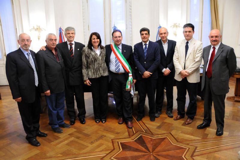 ACCORDI INTERNAZIONALI TRA LE MUNICIPALITA DI GANGI (ITALIA) ROSARIO E CASILDA (ARGENTINA)