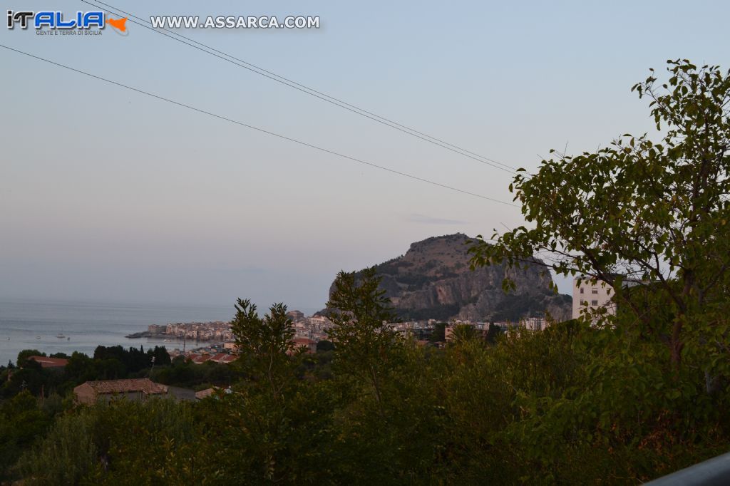 tra il verde la rocca