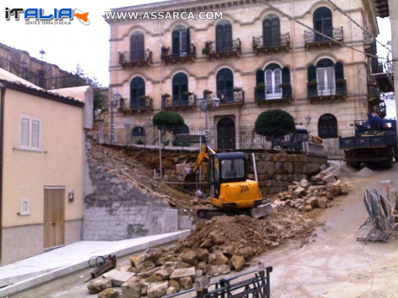 VIA S. CROCE "RIFACIMENTO MURO STORICO DELLA SCALINATA"