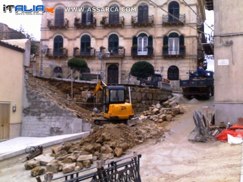 VIA S. CROCE "RIFACIMENTO MURO STORICO DELLA SCALINATA"