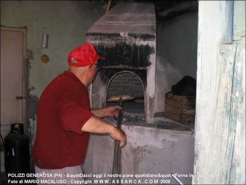 &quotDacci oggi il nostro pane quotidiano". (Forno in campagna)