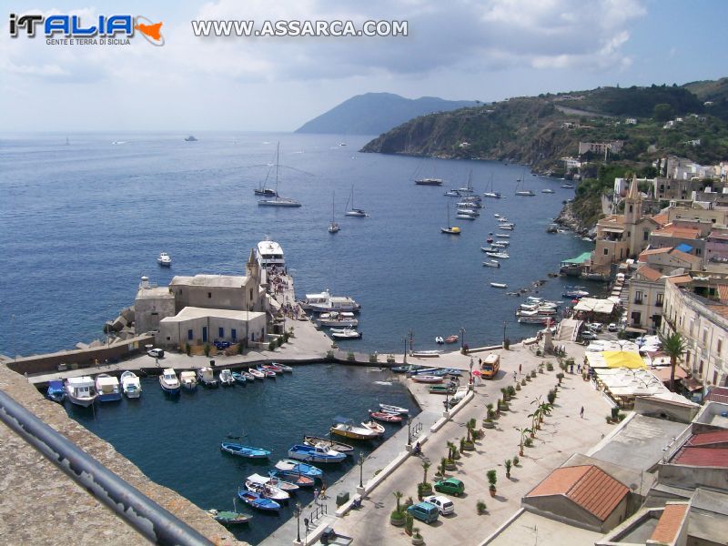 VISTA DEL PORTO DI LIPARI