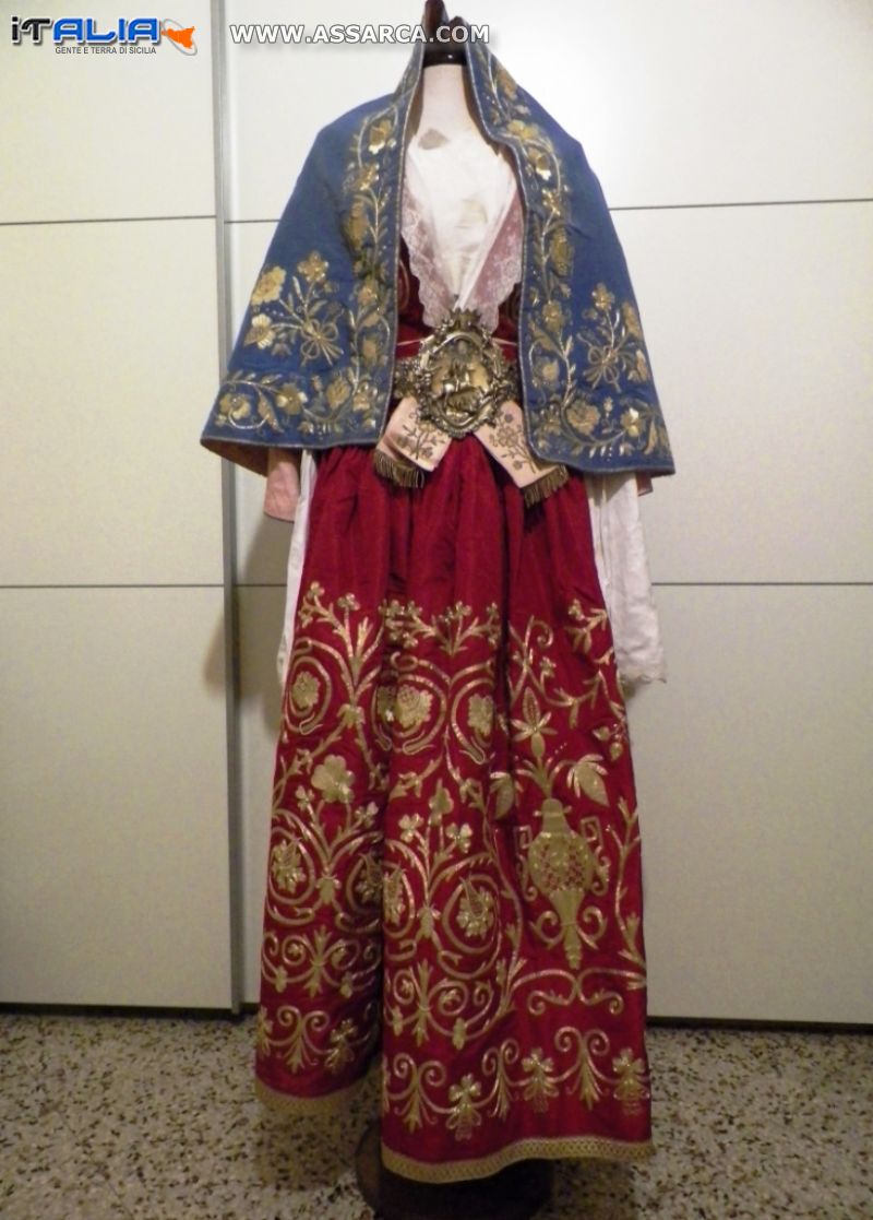 VESTITO  DI PIANA DEGLI ALBANESI