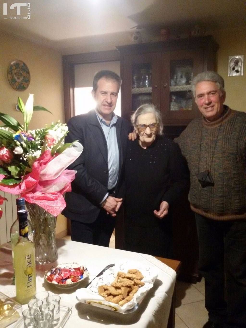 GLI AUGURI DEL SINDACO PIETRO MACALUSO PER I 104 ANNI DELLA SIGNORA VINCENZA PULEO