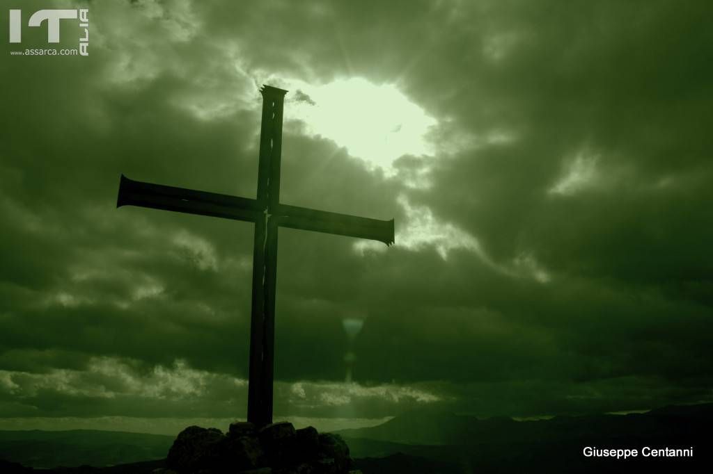 La croce situata sul Monte Roxiura