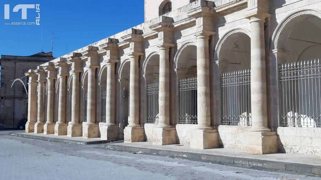 Basilica di Santa Lucia al Sepolcro