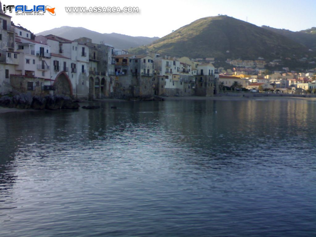 Cefalu` alle 9 del mattino