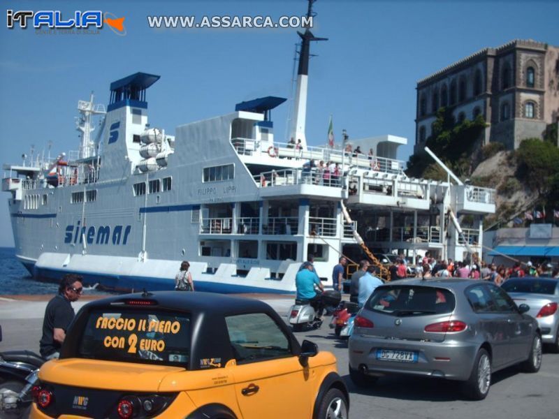 il porto di lipari..