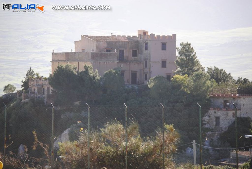 castello di sciara visto dal campo sportivo