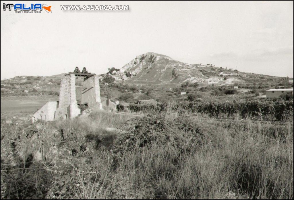 Argano castelletto della zolfara di Lercara Friddi