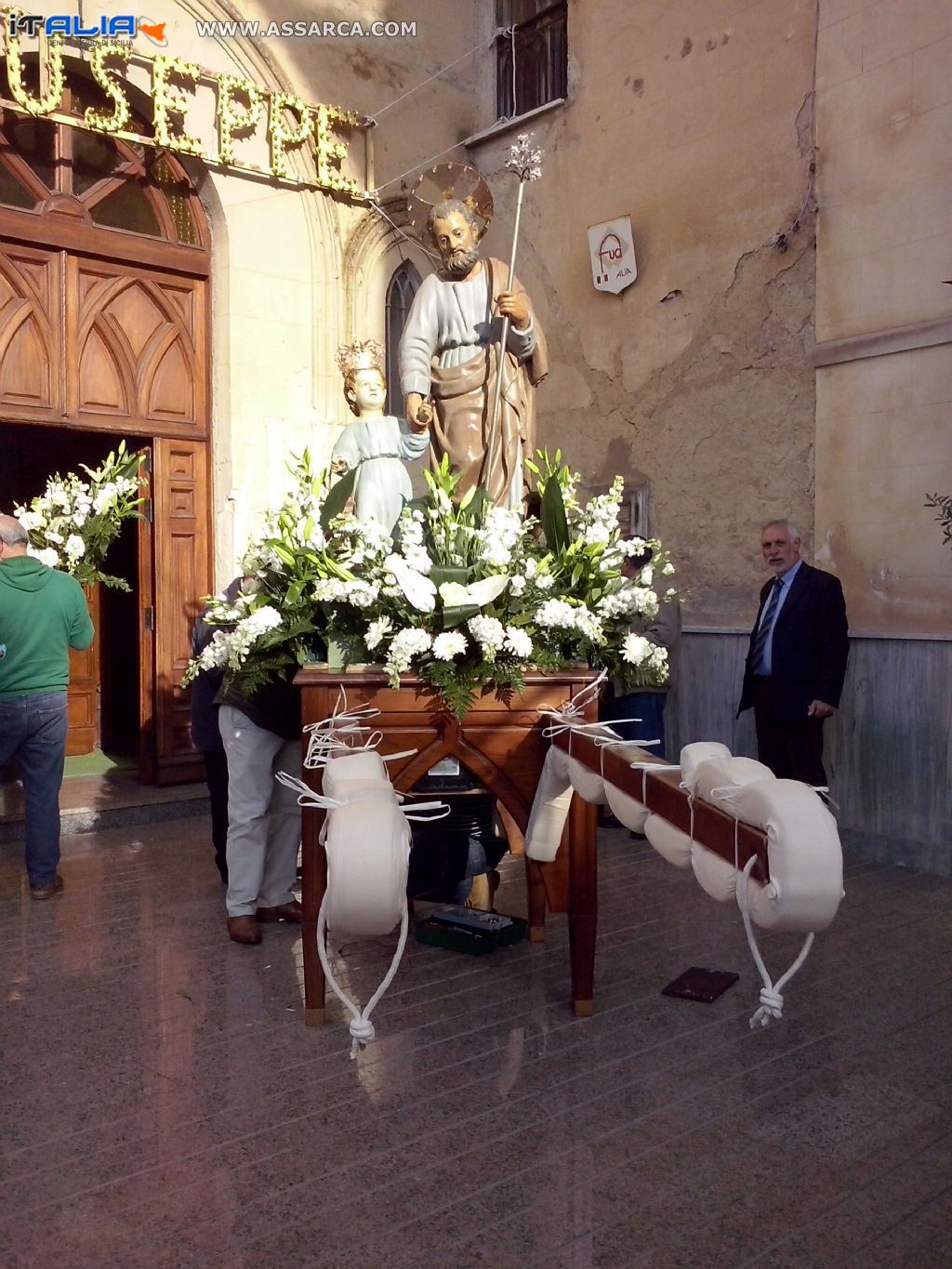 preparazione di san giuseppe per la processione