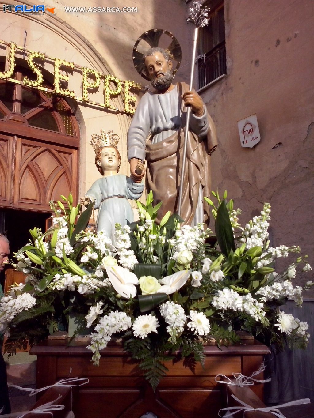 preparazione di san giuseppe per la processione