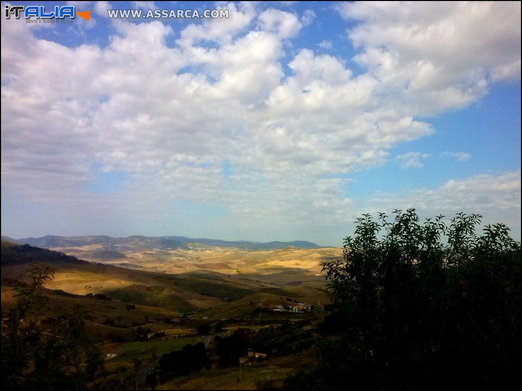 Quannu lu cielu è picurinu, si nun chiovi voi, chiovi a lu matinu. (forse)