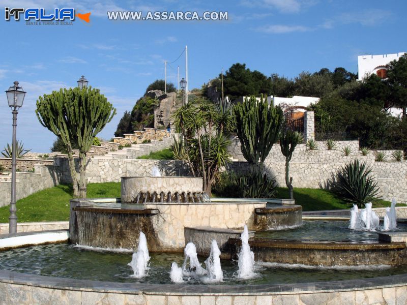 Milazzo fontana piazza Chiesa dell`Immacolata*