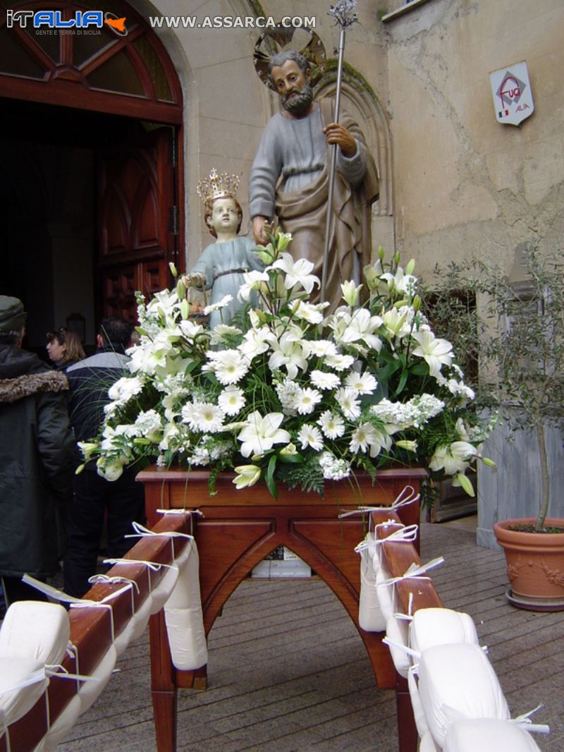 La statua di San Giuseppe  della omonima Confraternita