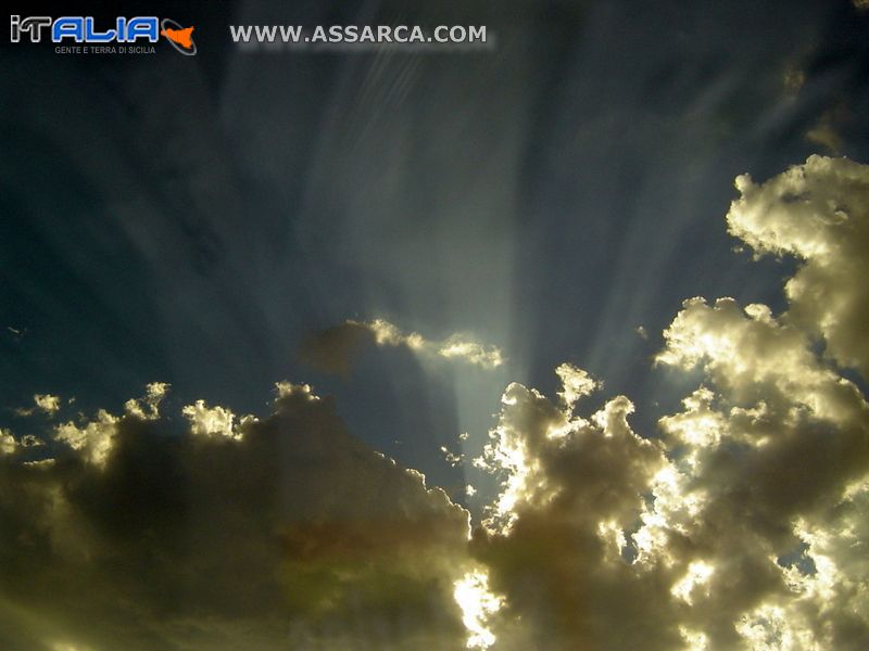 Sole tra nuvole in un pomeriggio di agosto 2012