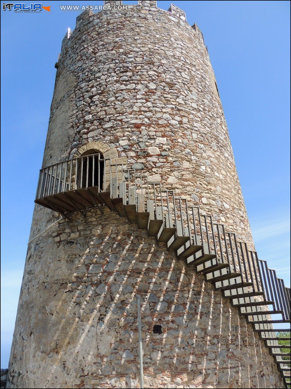 Piraino- Torre Saracena*