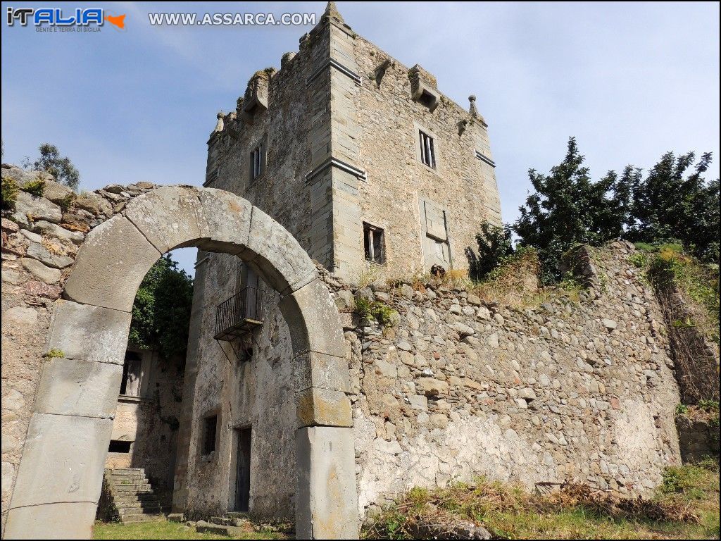 Sant`Angelo di Brolo Torre fortificata medioevale*