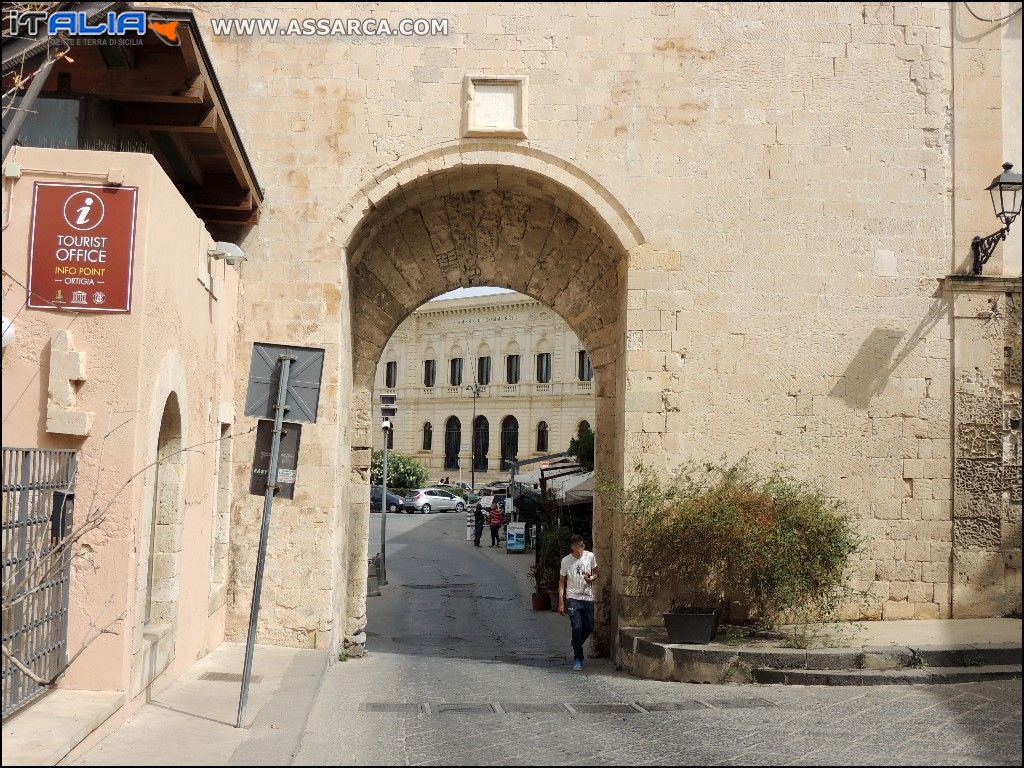 Siracusa Porta Marina*
