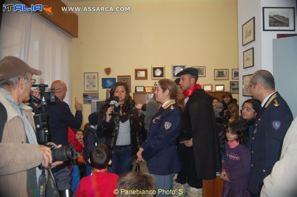 MALVAGNA - Le Zampogne dei Nebrodi al Compartimento Polizia Stradale di Catania