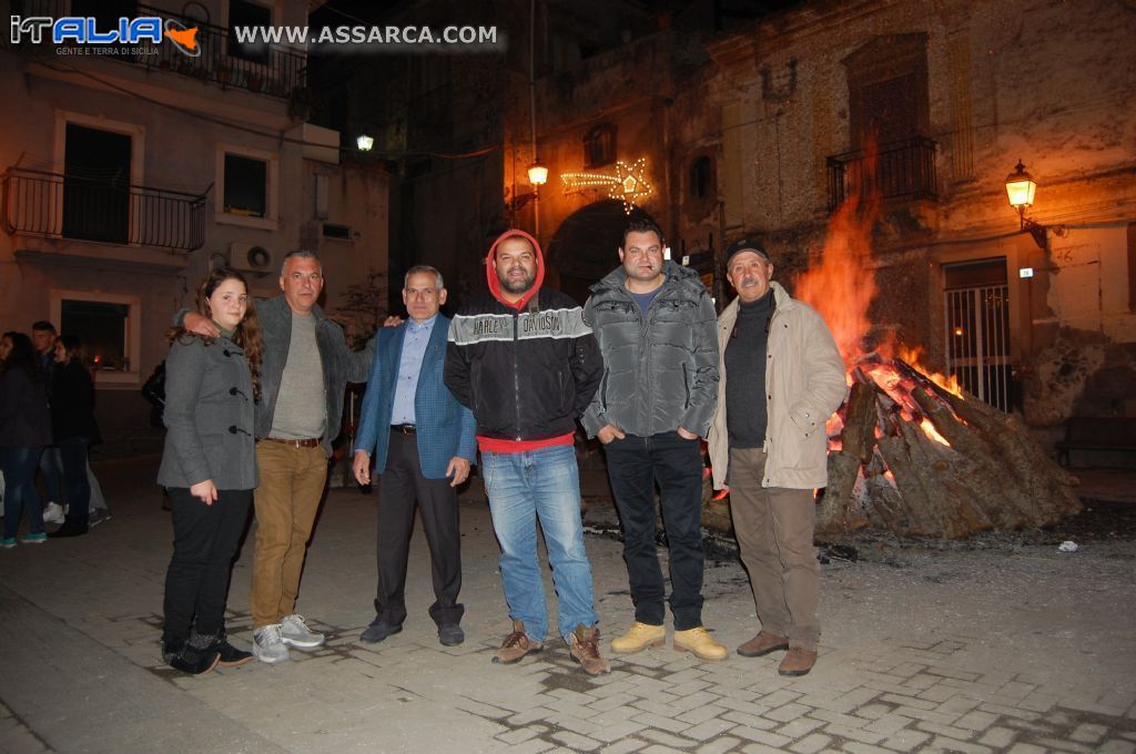 Notte di Natale 2013 - Falò in piazza Roma