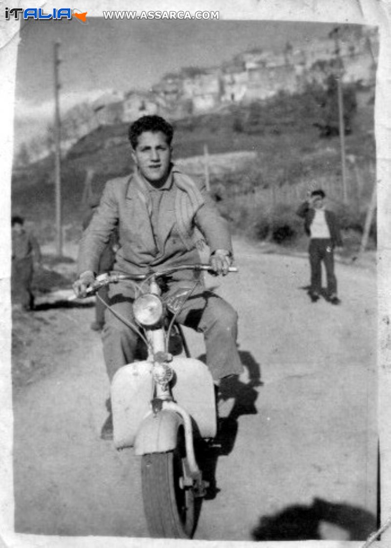 Francesco Runfola  e la mitica lambretta