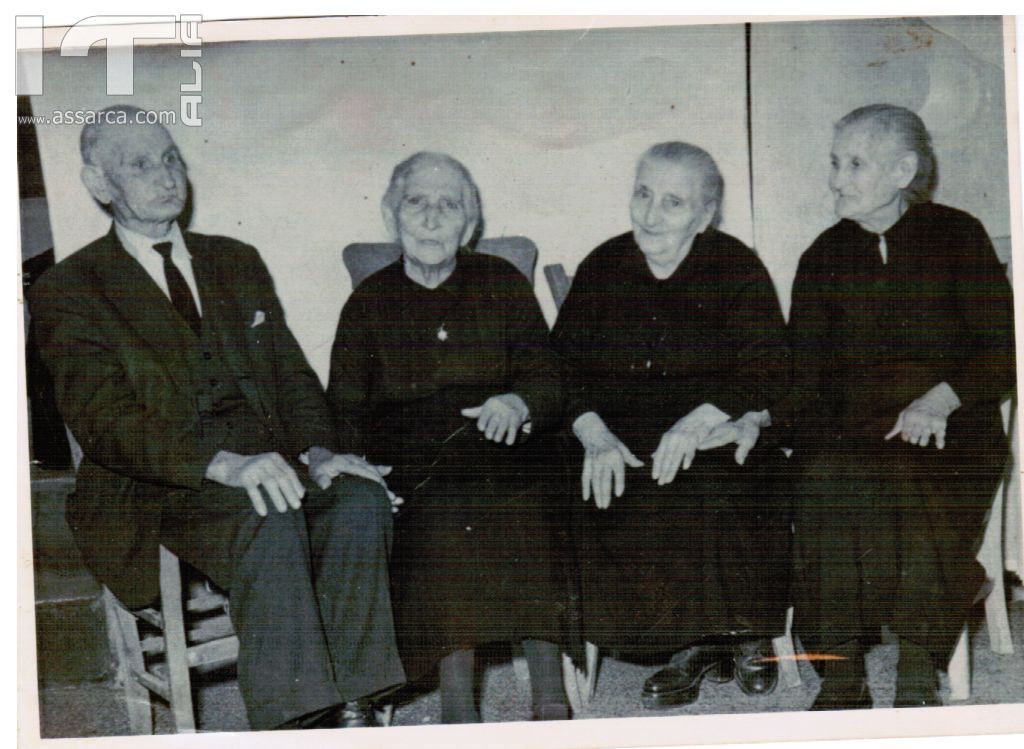 Lontani miei parenti anni 50 circa.