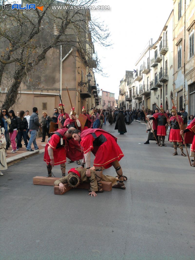 RAPPRESENTAZIONE VIA CRUCIS APRILE 2011