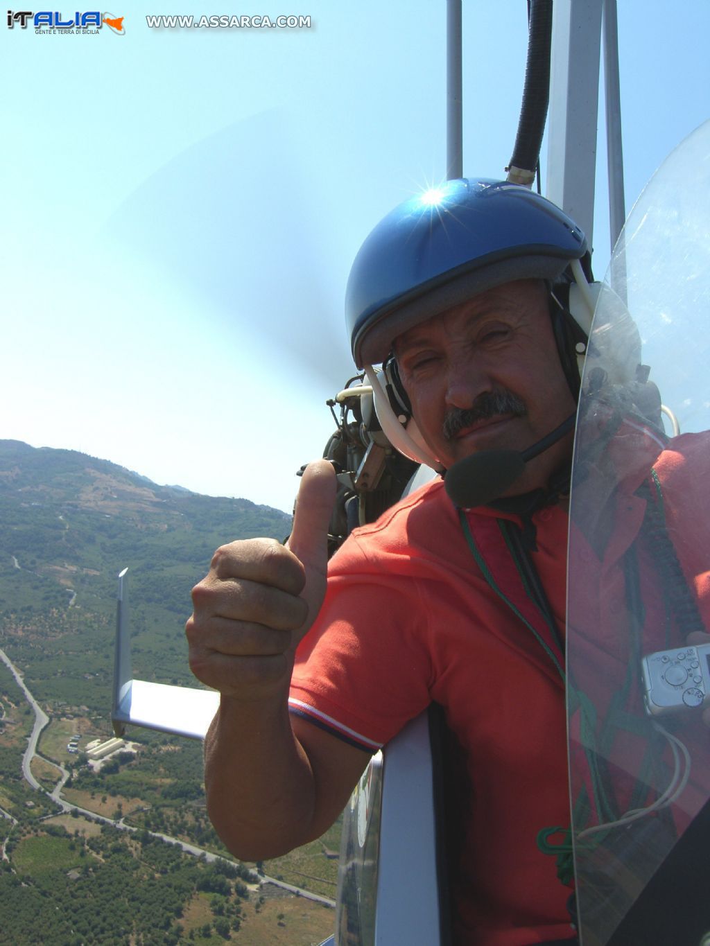 Salvatore Panebianco in volo sulla Valle Alcantara