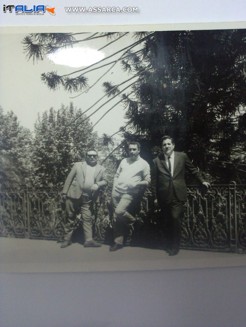 TRE AMICI A CATANIA  "GIARDINO BELLINI 1963