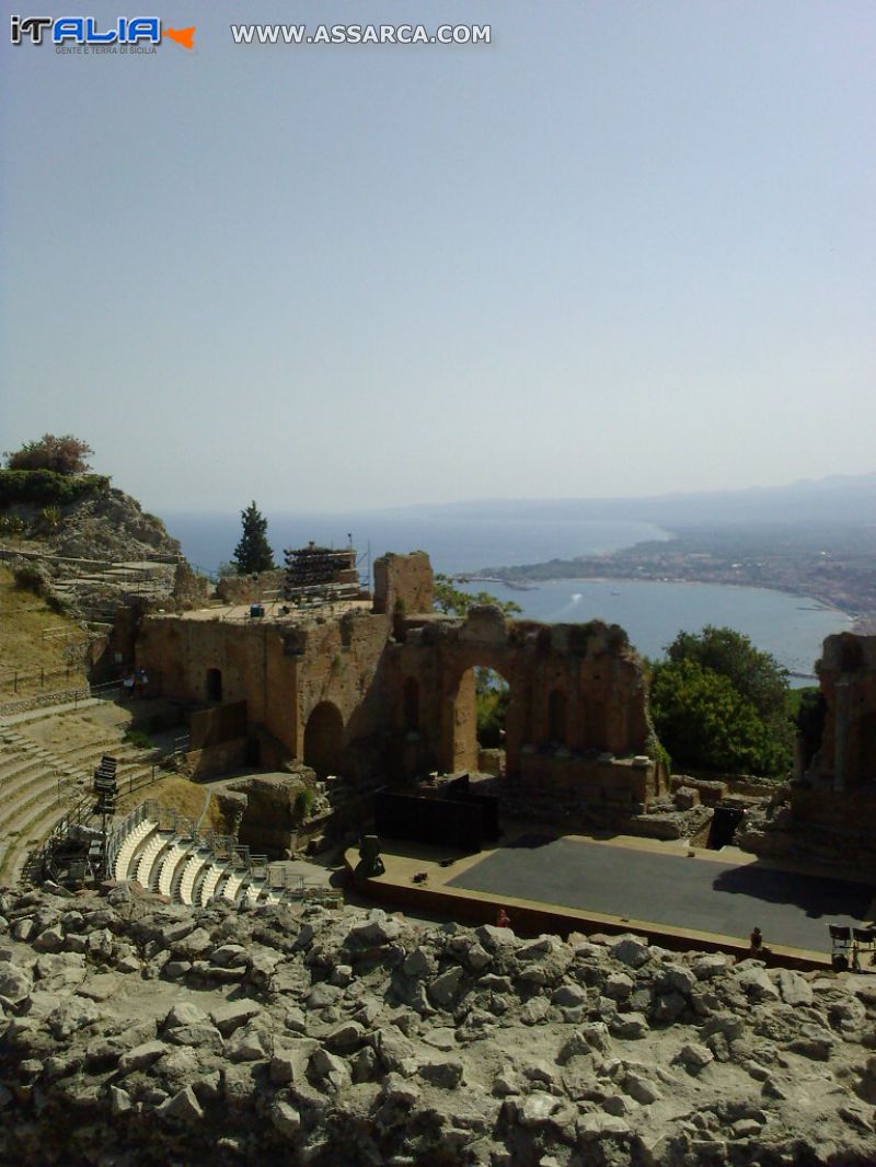 Agosto 2010 TAORMINA Vista dal teatro Greco