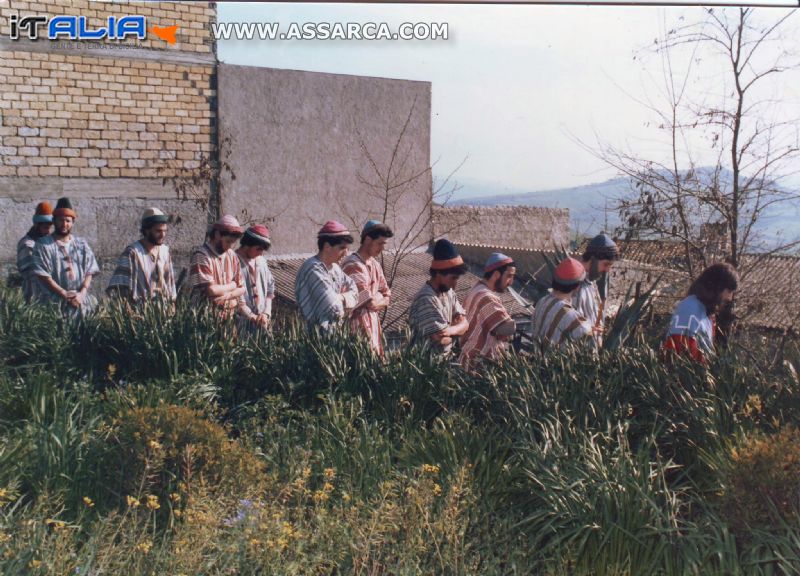 RAPPRESENTAZIONE DELLA VIA CRUCIS DI QUALCHE ANNO F