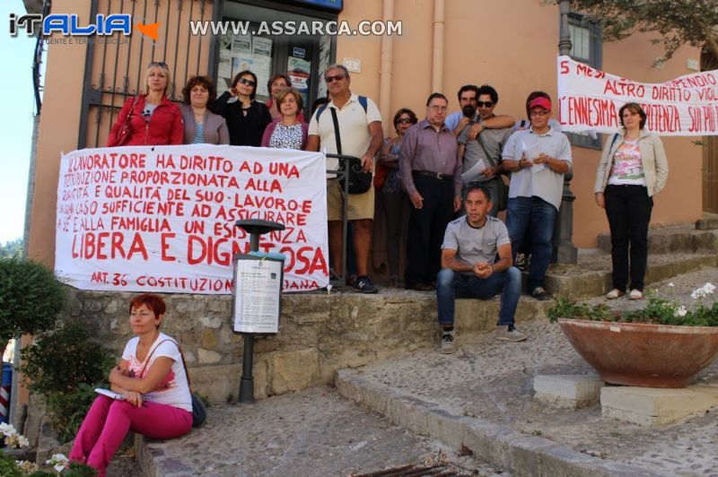 Protesta dei lavoratori a tempo determinato