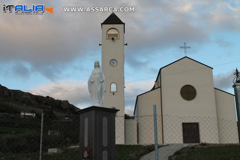 La madonnina all`esterno della chiesa del vill.Chianchitelle