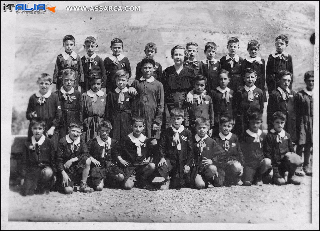 Classe 3^ elementare anno 1949 - Maestra Alessi