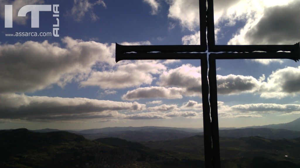 La croce  posta sul monte roxiura