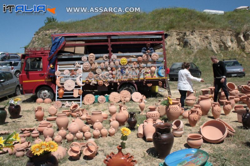 Venditore ambulante di oggetti in terracotta