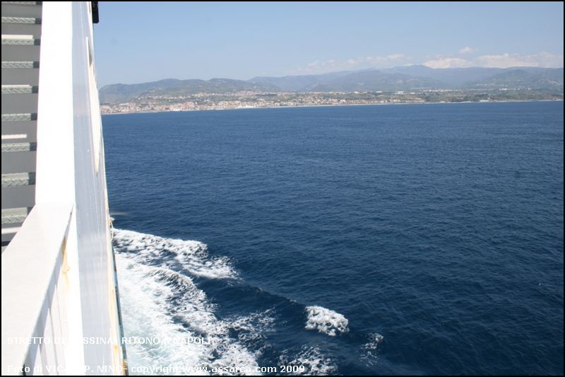 Stretto di Messina- Ritono a Napoli