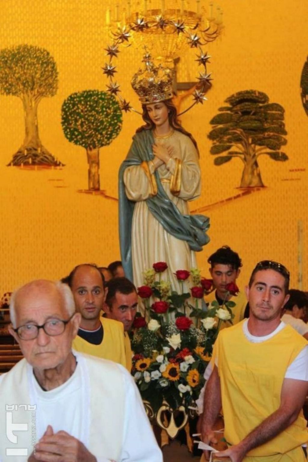 La madonnina del Villaggio Chianchitelli,con Padre Antonino Di Sclafani